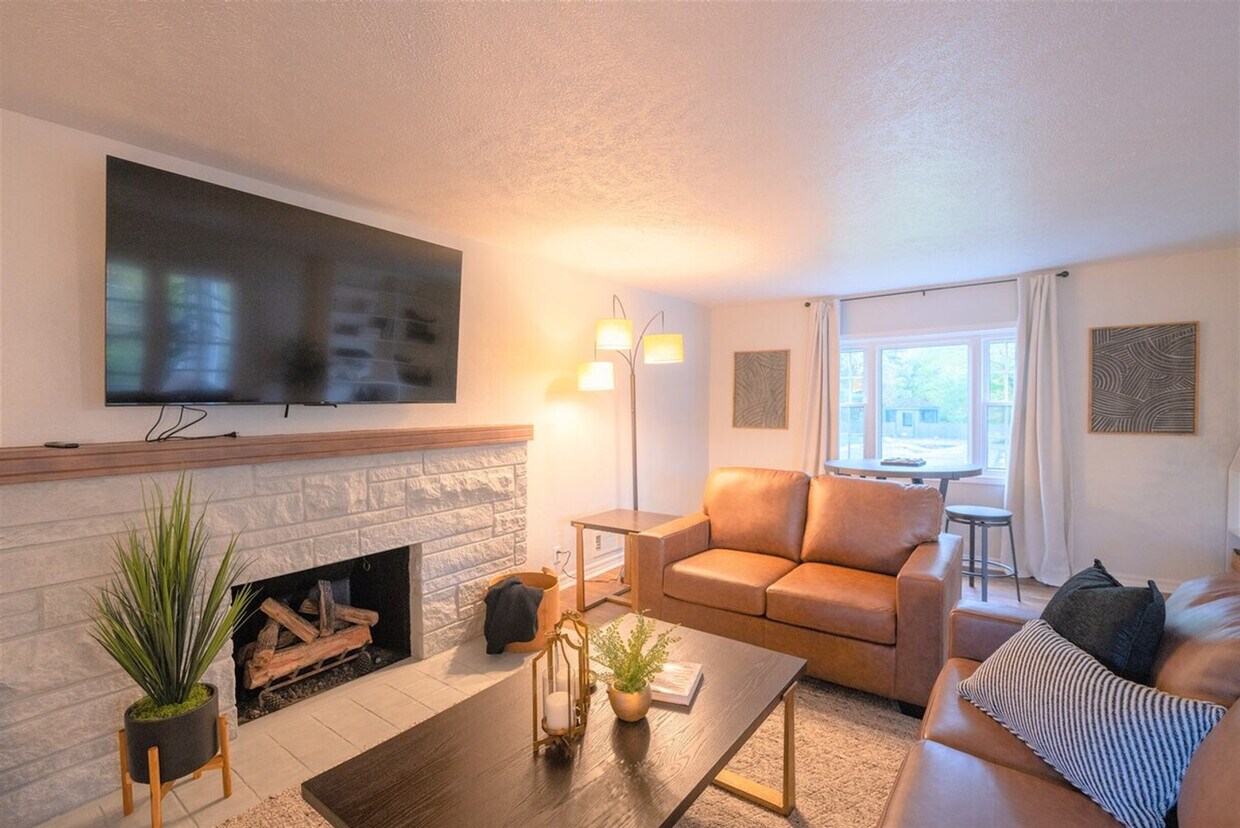 Foto principal - 1322 Jackson Rd