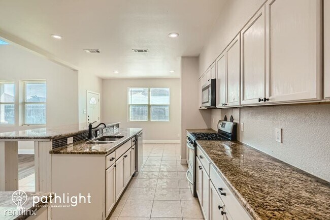 Building Photo - 6 br, 4 bath House - 4810 Lindsey Drive UNIT