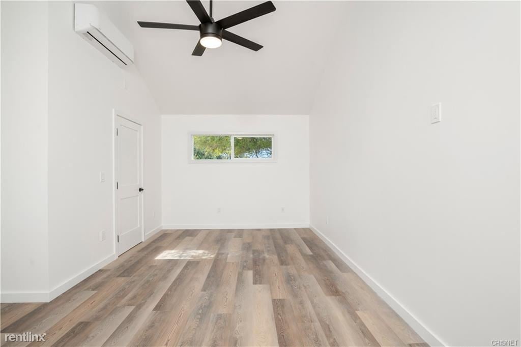 Primary Photo - 1 br, 1 bath Duplex - 5258 Strohm Avenue