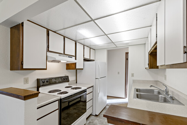 Building Photo - 2534 Warner Ave