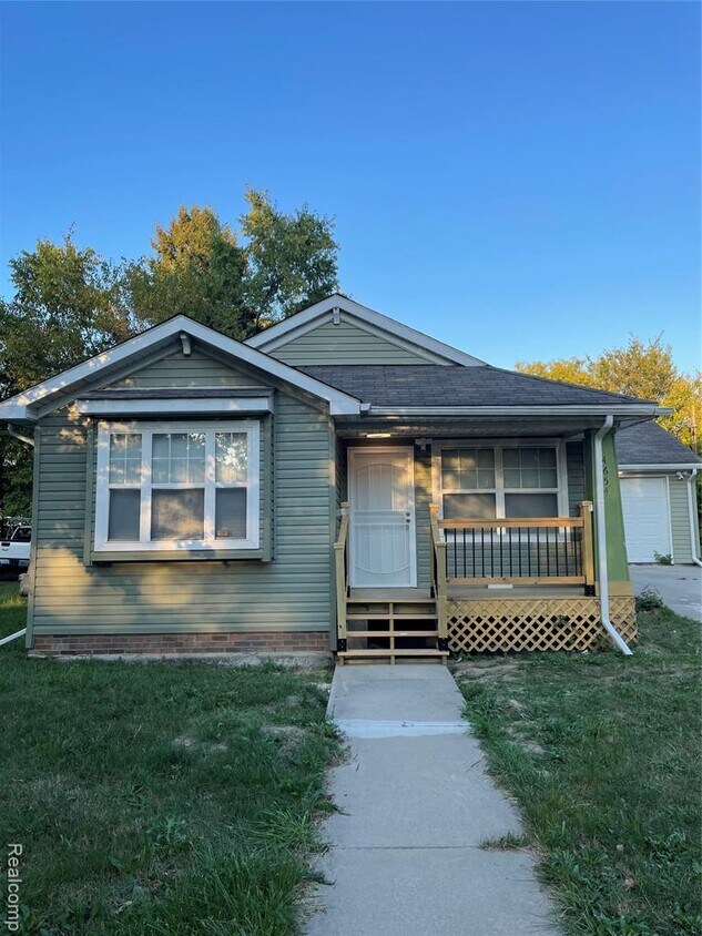 Primary Photo - 4654 Dickerson Ave