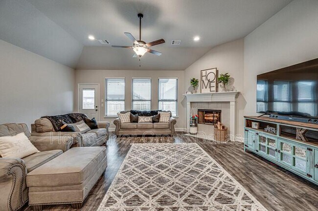 Building Photo - 249 Valley View Dr