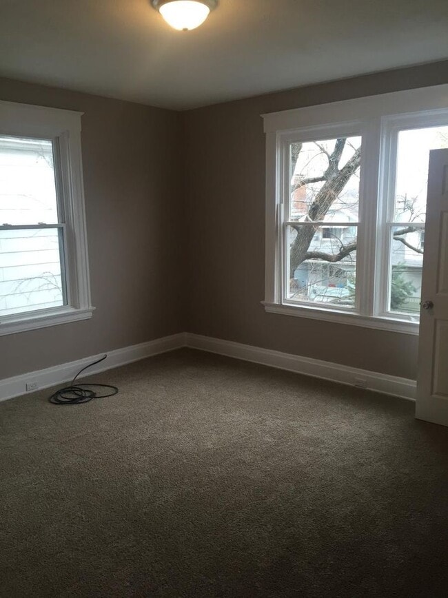 Foto del edificio - 4 Bed 1.5 Bath located in Norwood
