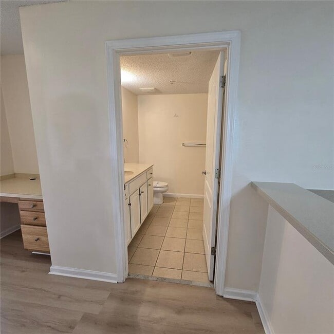 Building Photo - 12020 Villanova Dr