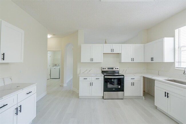 Building Photo - 3973 Andover Cay Blvd
