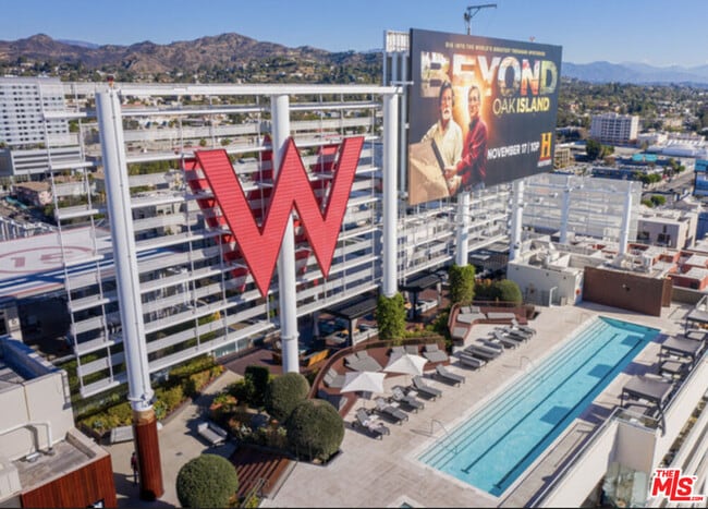 Building Photo - 6250 Hollywood Blvd