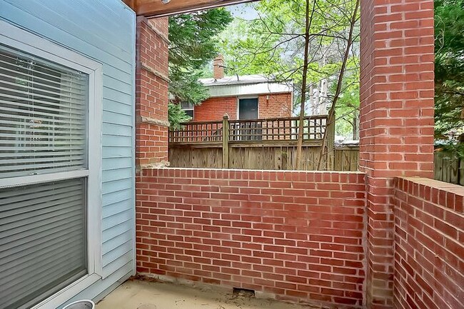 Building Photo - Stunningly Updated 2BD/2BA Ground Floor Unit in Elizabeth!