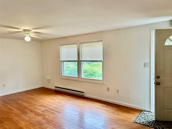 Foto del edificio - 15 Quogue Rd
