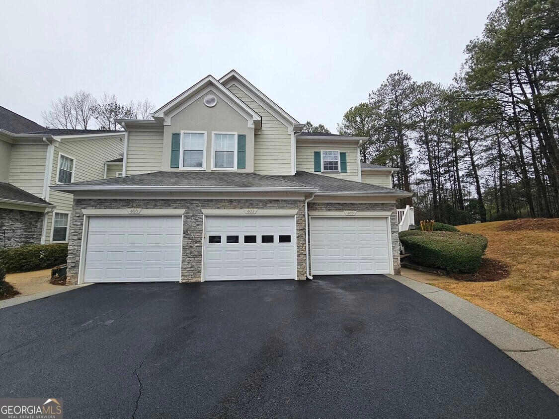 Foto principal - 407 Peachtree Club Dr