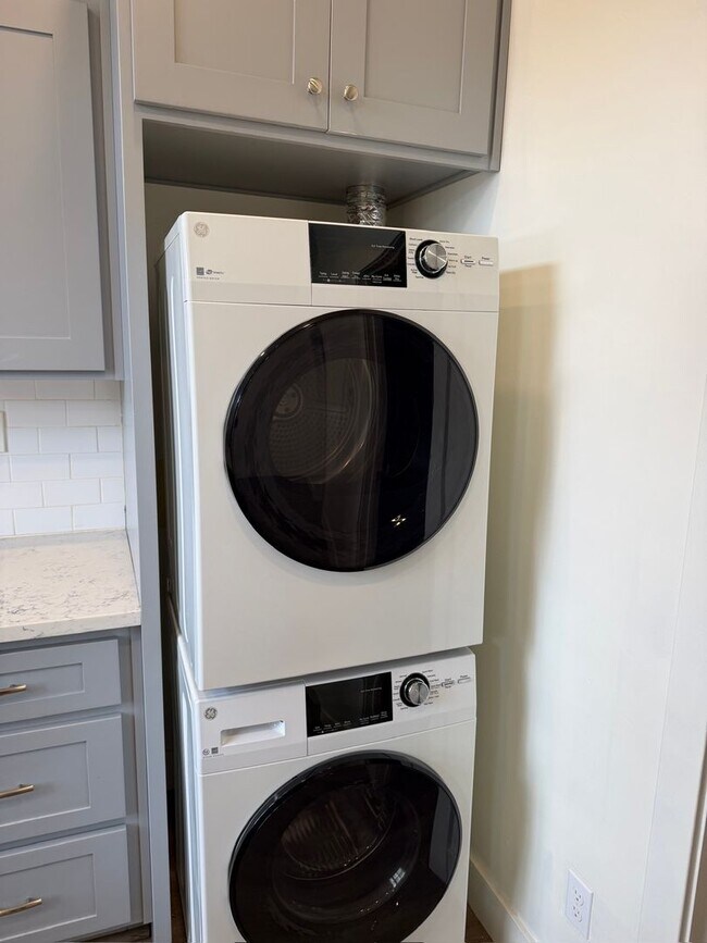 Foto del edificio - 303 U St