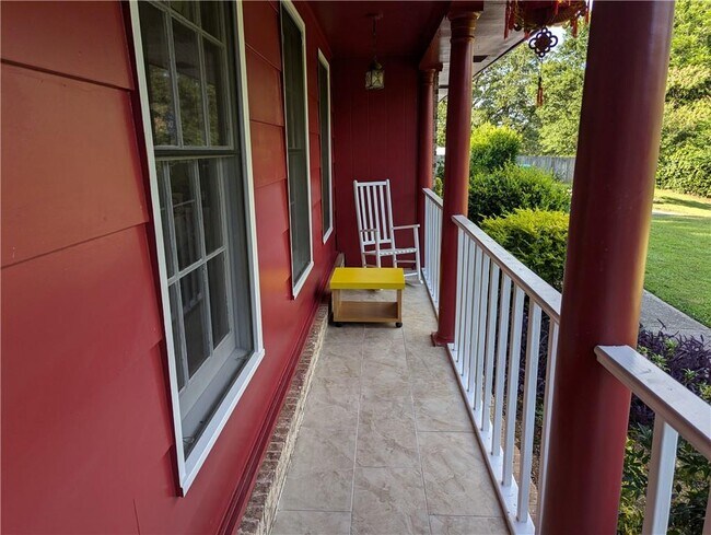 Foto del edificio - 5535 Five Forks Trickum Rd