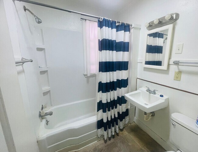 Foto del edificio - 2512 Jones St