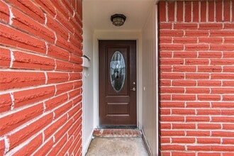 Building Photo - 12906 Southspring Dr