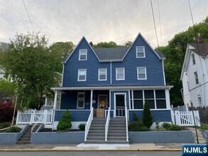 Building Photo - 454 Undercliff Ave
