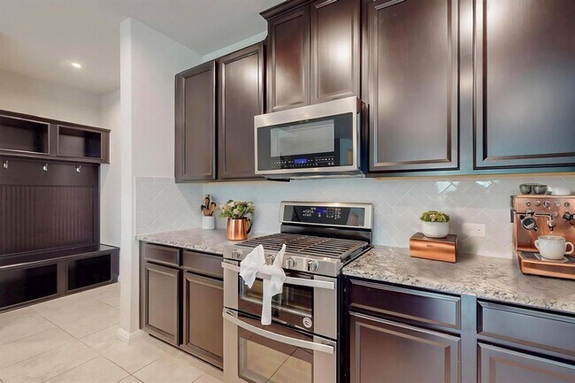 Foto del edificio - 2908 Harvester Ln