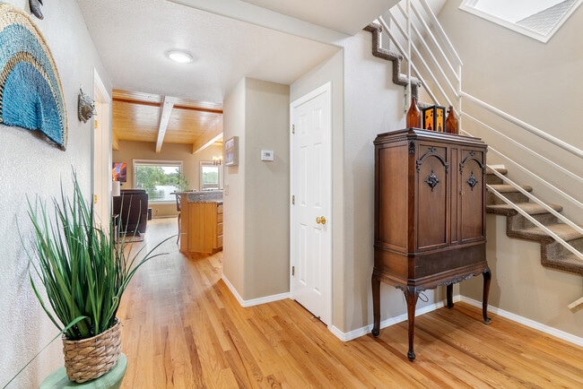 Building Photo - 2790 N Lakeharbor Ln