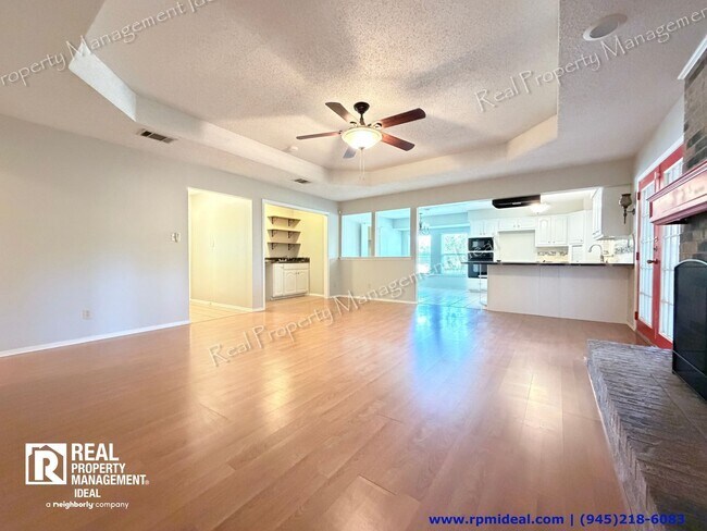 Foto del edificio - 7832 Pebblebrook Dr