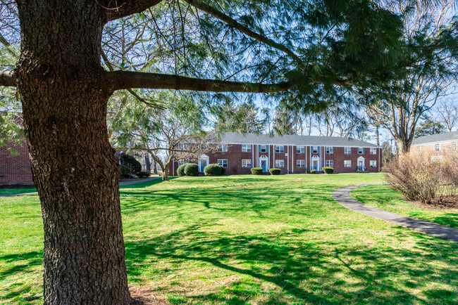 Foto del edificio - Brookdale Gardens Condo