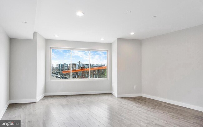 Building Photo - 1650 Point Breeze Ave