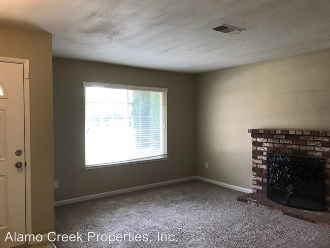 Building Photo - 4 br, 2 bath House - 686 Sereno Drive