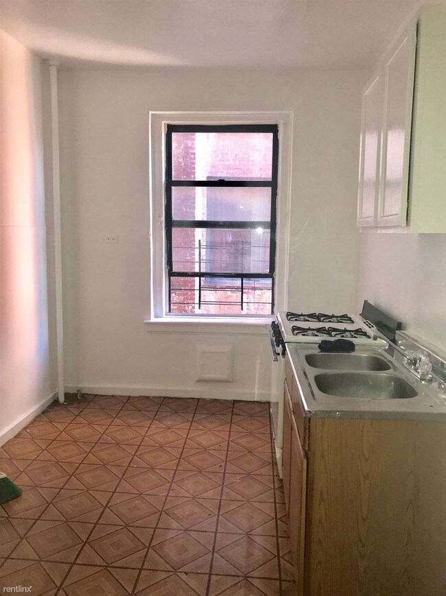 Building Photo - 3764 Bronx Blvd