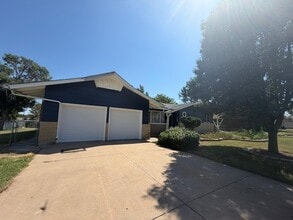 Building Photo - 519 Claremont Dr