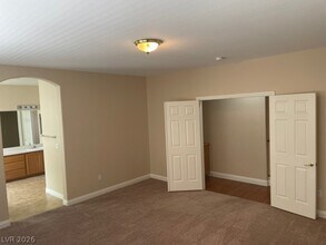 Building Photo - 321 Waterton Lakes Ave