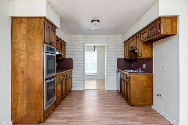 Foto del edificio - 3 br, 2 bath House - 4811 Antioch Blvd