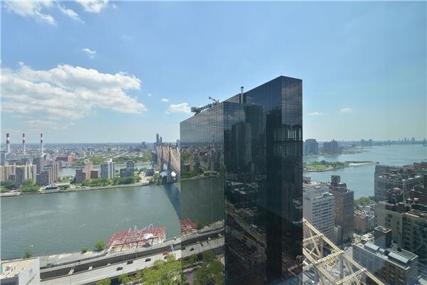 Foto principal - 420 East 61st Street