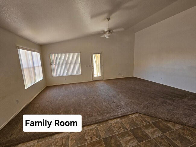 Foto del edificio - 4 BRM, 2 BA. HOME IN VAL VISTA PLACE in GI...