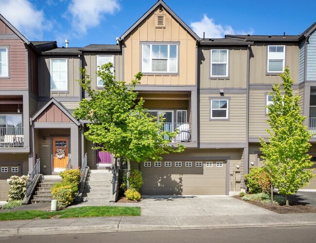 Building Photo - Beautiful 3 Bedroom 2 Bath Plus Office in ...