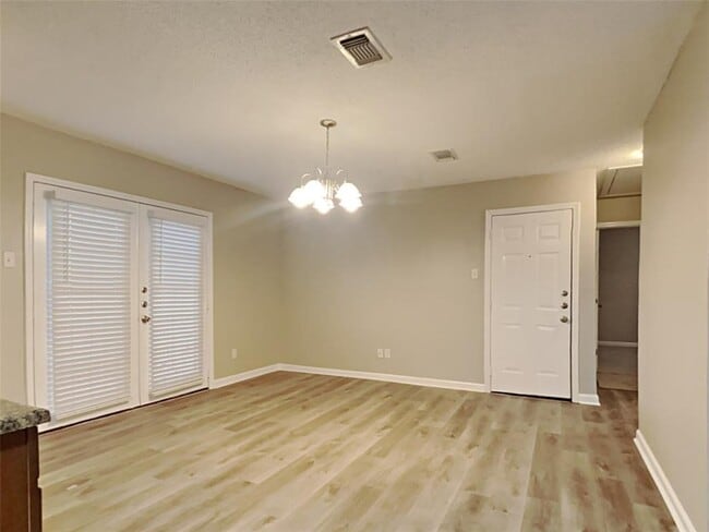 Building Photo - 16027 Hidden Acres Dr