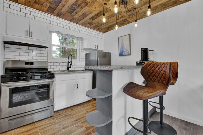 Foto del edificio - 1647 N Rock Springs Rd NE