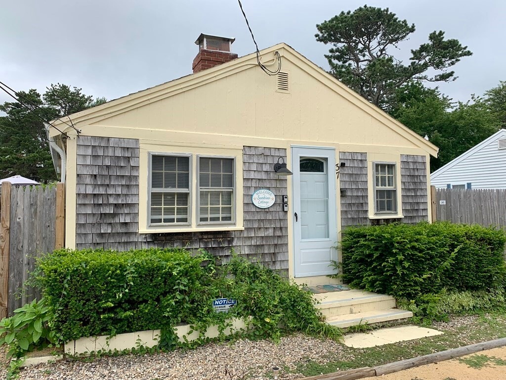 37 Bassett Ln, Dennis, MA 02639 House Rental in Dennis, MA