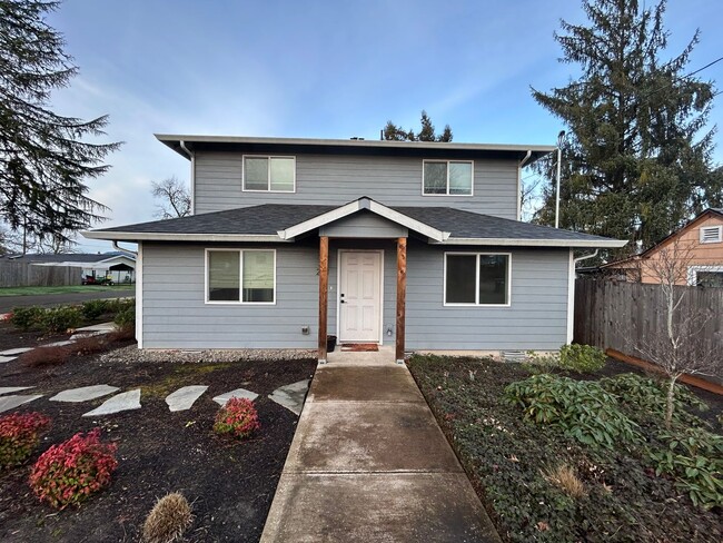 Foto del edificio - 4 bedroom, 2.5 Bath In Carlton- Great Location!