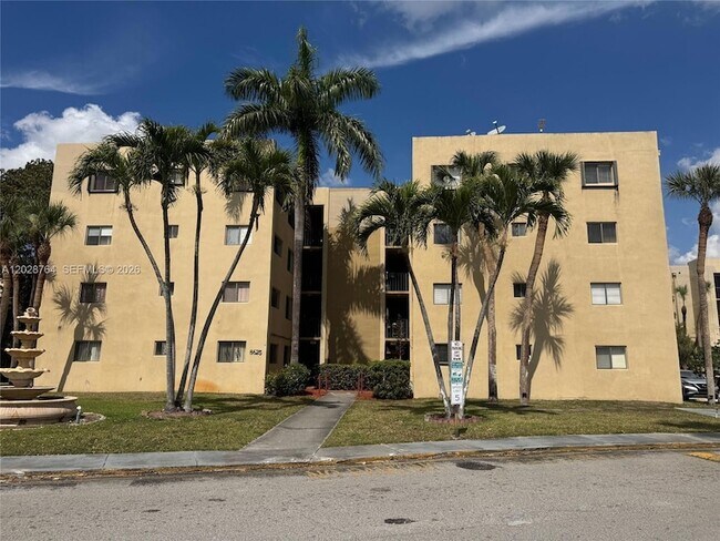Foto del edificio - 8625 NW 8th St