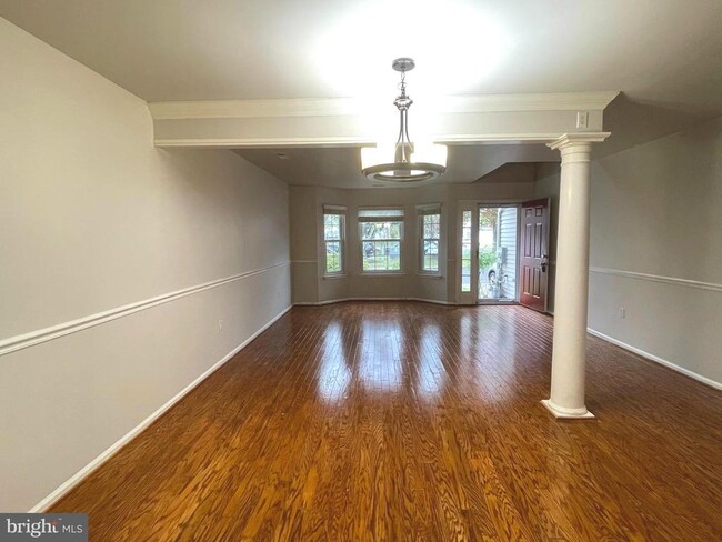 Foto del edificio - 1503 Liberty Ct