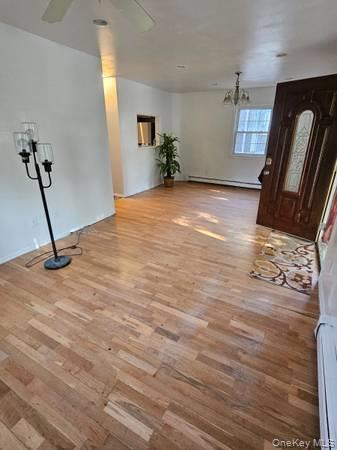 Foto principal - 83-49 240th St