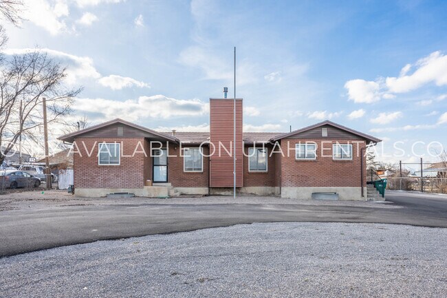 Building Photo - 15222 S Redwood Rd