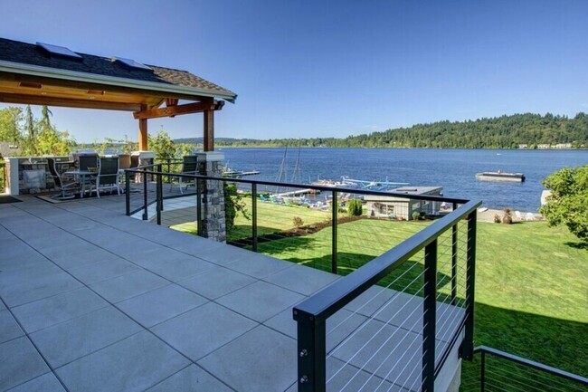 Building Photo - 3026 West Lake Sammamish Pkwy NE