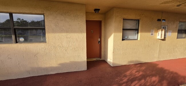 Building Photo - 3470 Foxcroft Rd