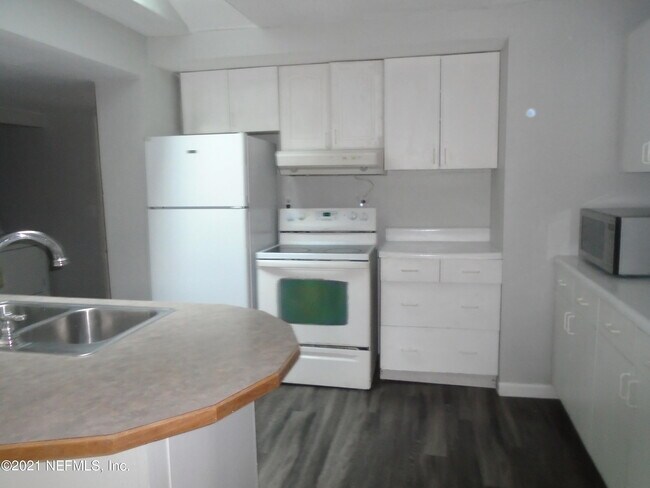 Foto del edificio - 4308 Napoli Rd