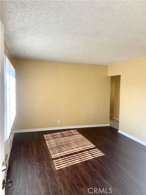 Foto del edificio - 605 W D St