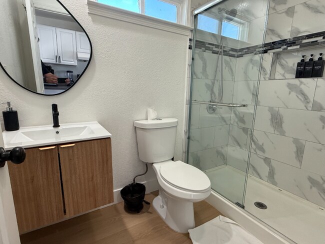 Foto del edificio - 14361 Buckner Dr