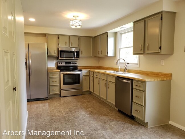 Building Photo - 4 br, 2.5 bath House - 2340 Harrow Road