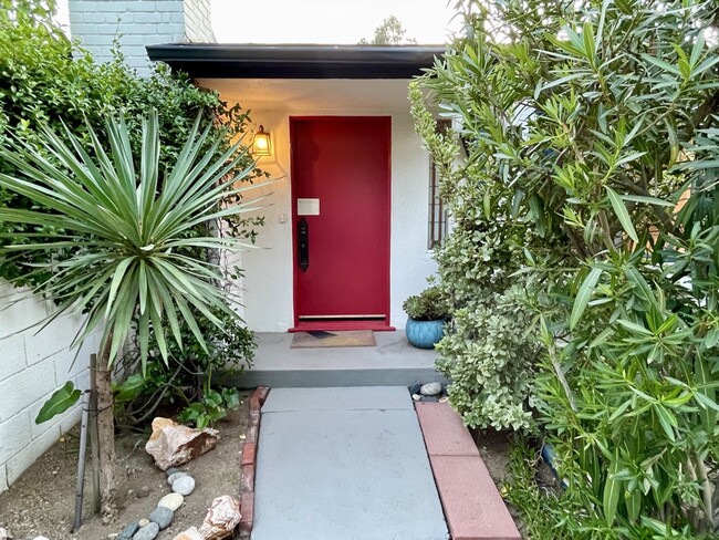 Main Entry - 2808 Laurel Canyon Pl