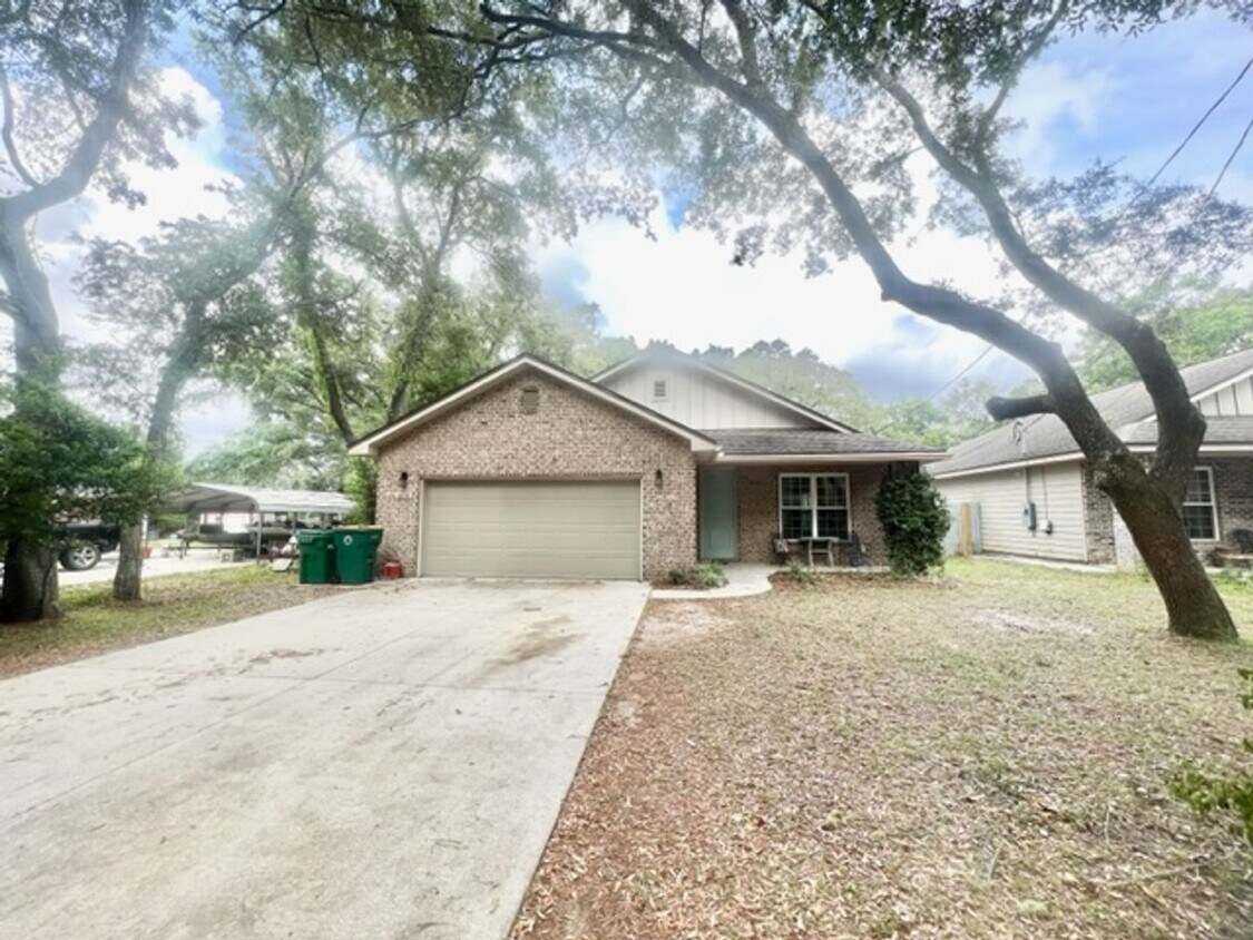 Foto principal - 628 Hickory Ave
