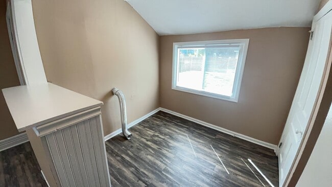 Building Photo - 1241 Creighton Ave