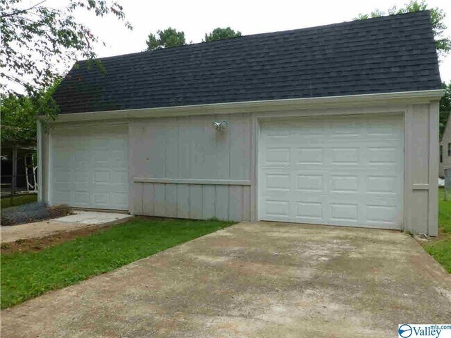 Foto del edificio - 1406 Wellman Ave NE