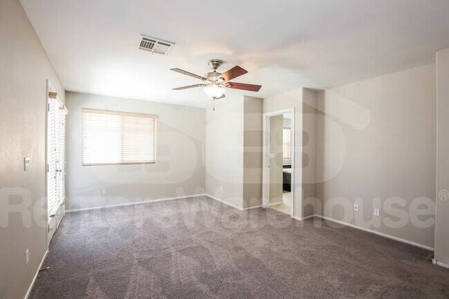 Foto del edificio - Renters Warehouse is pleased to introduce ...